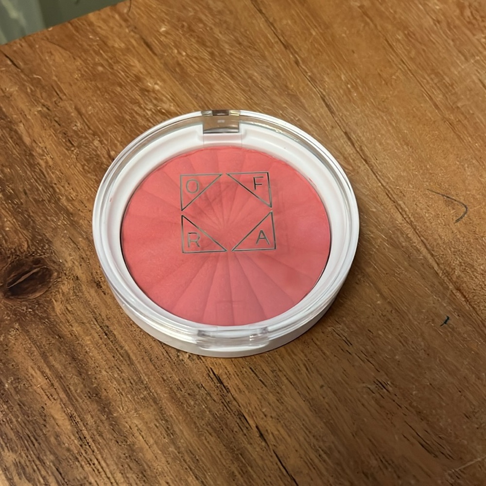 OFRA  Candy Apple Blush - Picture 3 of 8